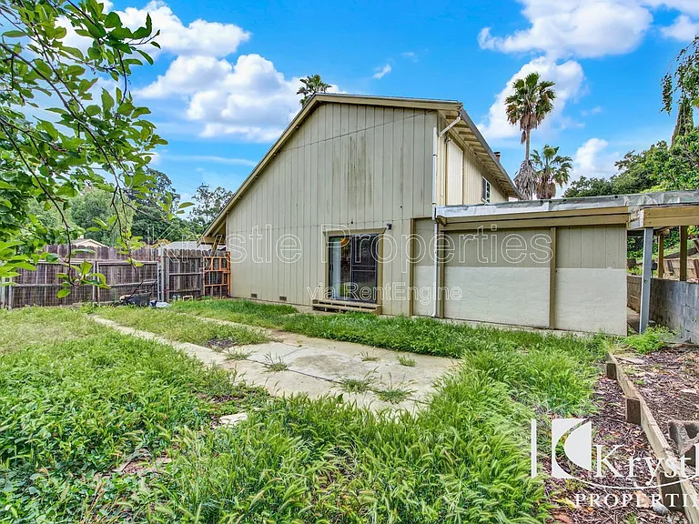1398 Hale St — Photo 27