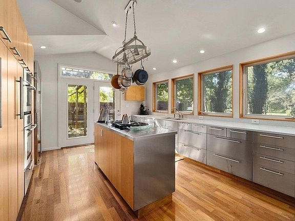 4th image of 3514 Bridle Path