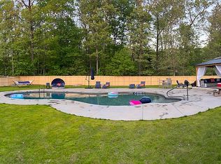 85 Great Ring Rd, Sandy Hook, CT 06482