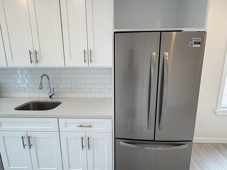 3068 45th St #3RR — Photo 9