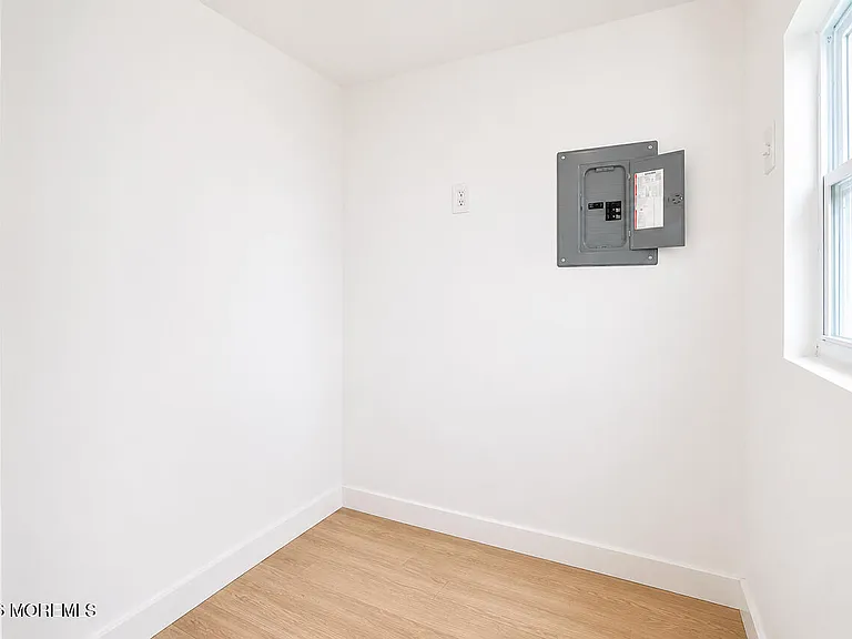 130 Court St #G — Photo 10