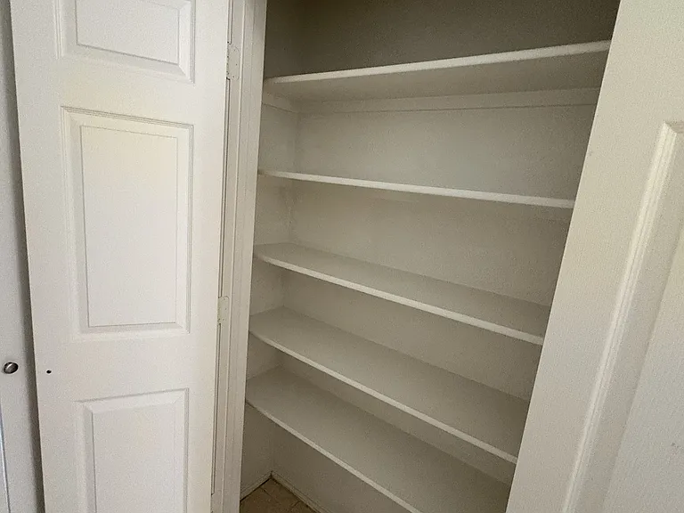 1415 Vanderbilt Ln — Photo 10
