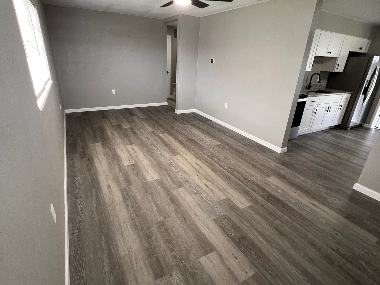 3 bed, 1000 sqft, $1,700 — Photo 2