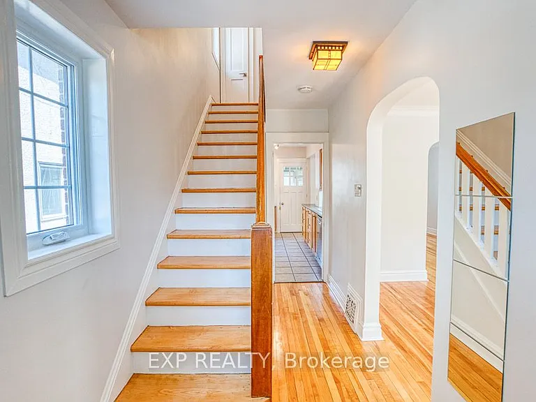 413 Holland Ave — Photo 7