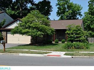 8227 Saddle Run, Powell, OH 43065