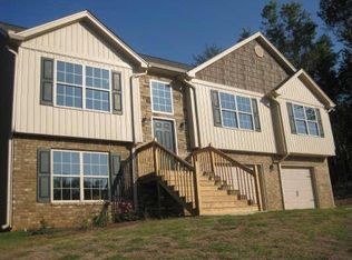 2212 Smallwood Springs Dr, Gainesville, GA 30507