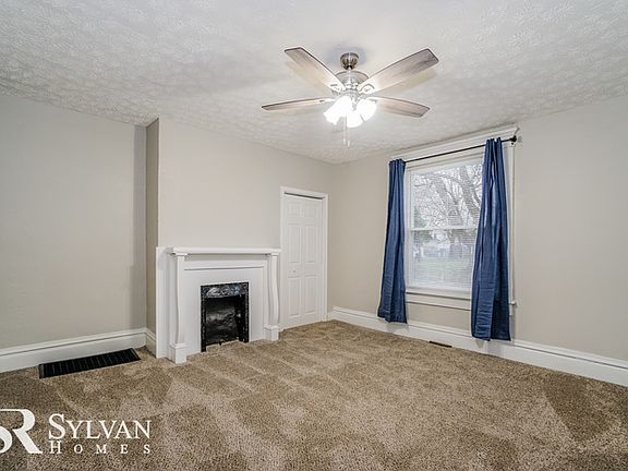 3rd image of 490 E Markison Ave