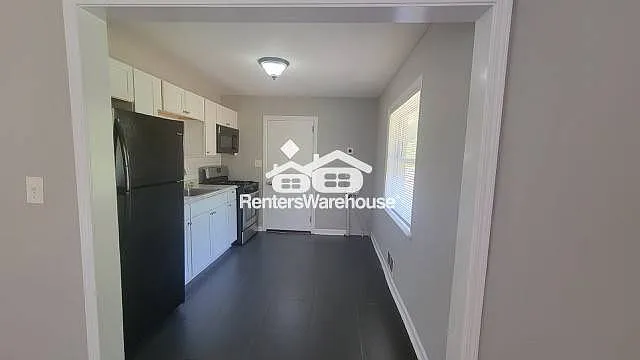 1907 Lyle Ave — Photo 4