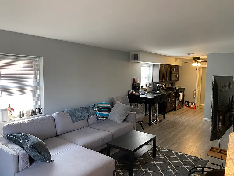136 Oneida St #4 — Photo 4