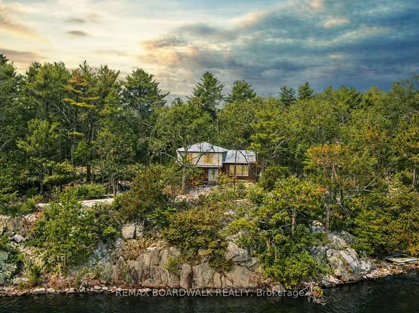 202 Folly Rd, Rideau Lakes, ON K0G 1E0