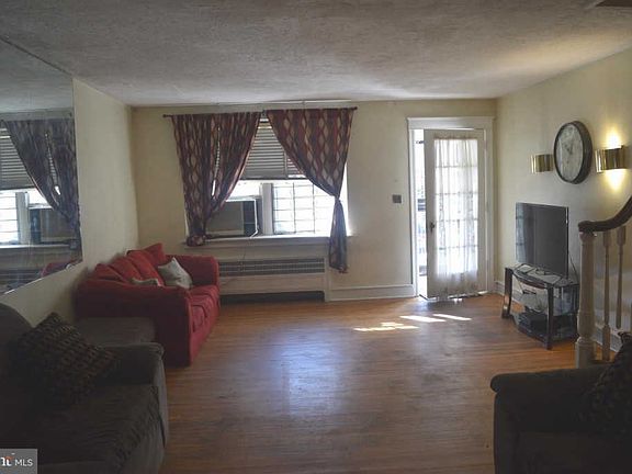3rd image of 7147 Cedar Park Ave
