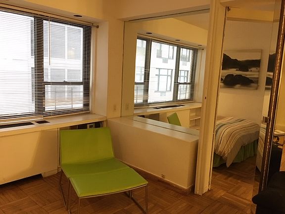 5th image of 210 E 47th St APT 5B
