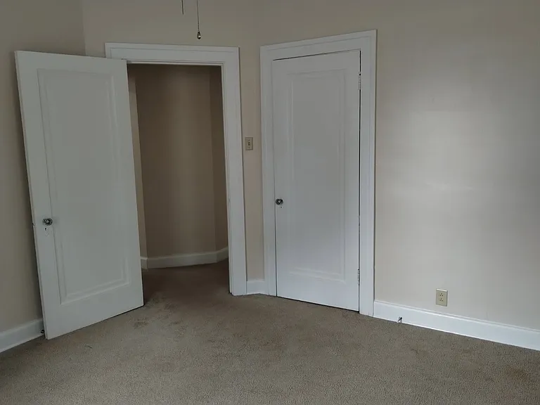 Rear bedoom