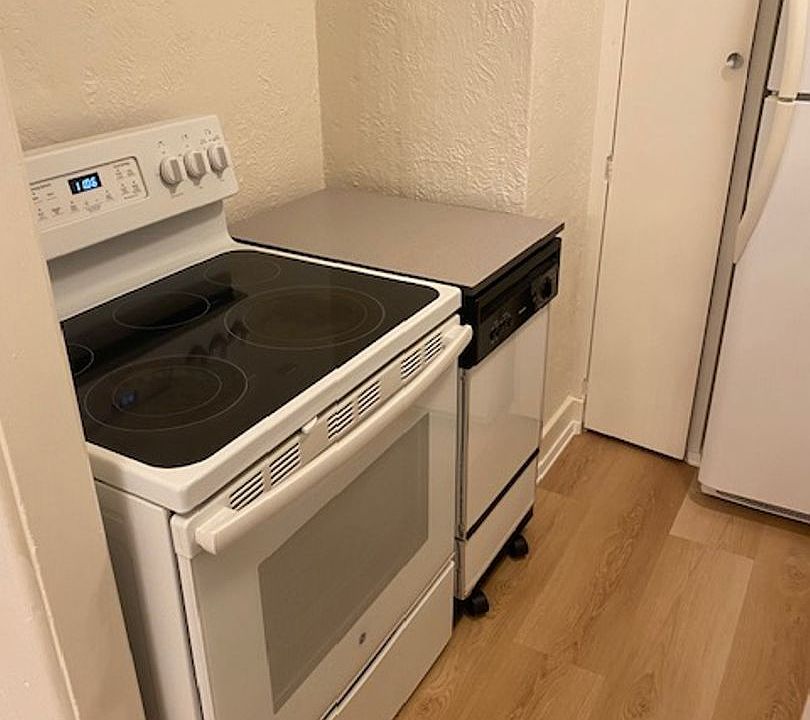 1st image of 1320 Queen Anne Ave N #19329266