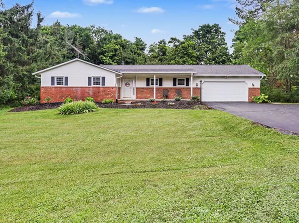 121 Cherokee Trl, Granville, OH 43023