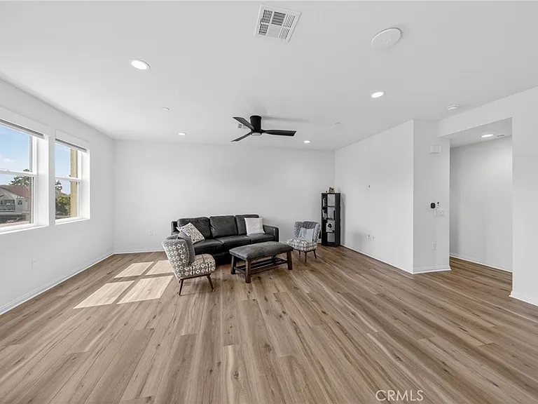 2410 E Agave St #9 — Photo 9