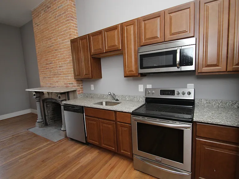 211 W Lanvale St — Photo 9