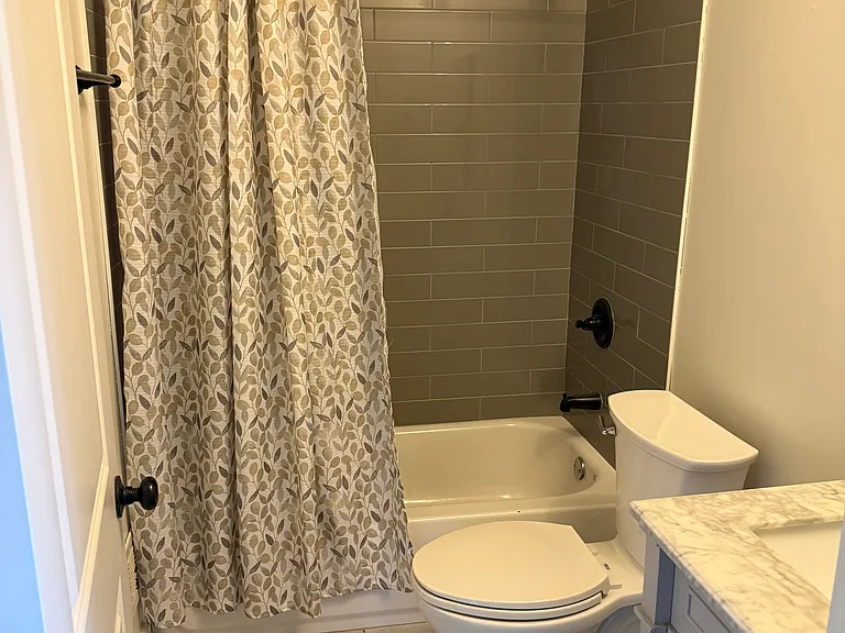 1232 Almont Dr SW — Photo 16