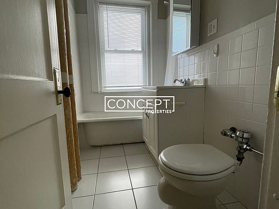 5th image of 11 Gray St #262890ce0