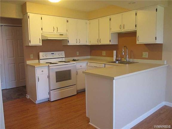4th image of 24 Coolbrook Ct Unit C