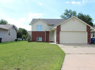 2410 N Mainsgate Dr, Augusta, KS 67010