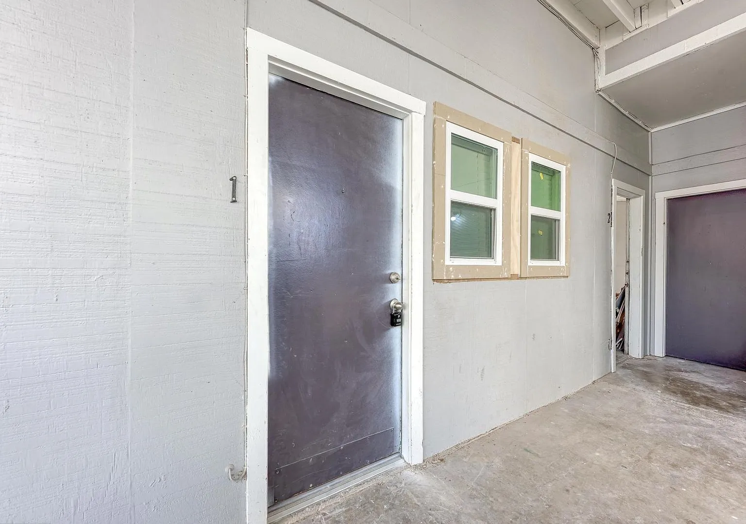 For Lease Fully Furnished Studio Near UT — Photo 4
