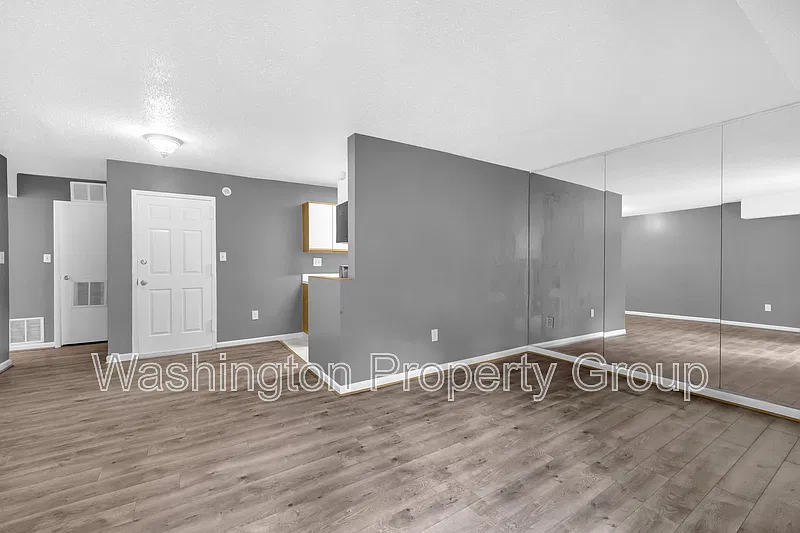 1 bed, 1.0 bath, 999 sqft, $1,199 — Photo 4