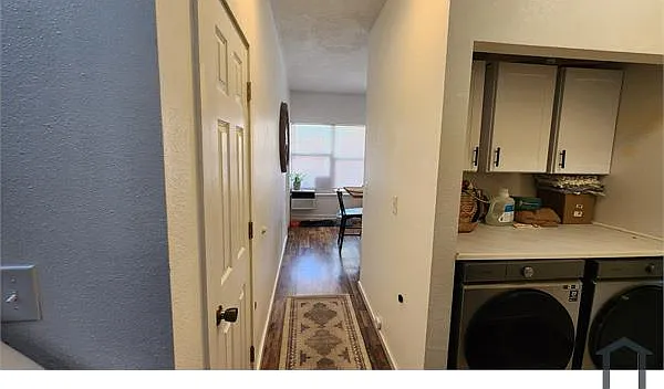 1021 Edith Blvd NE — Photo 16