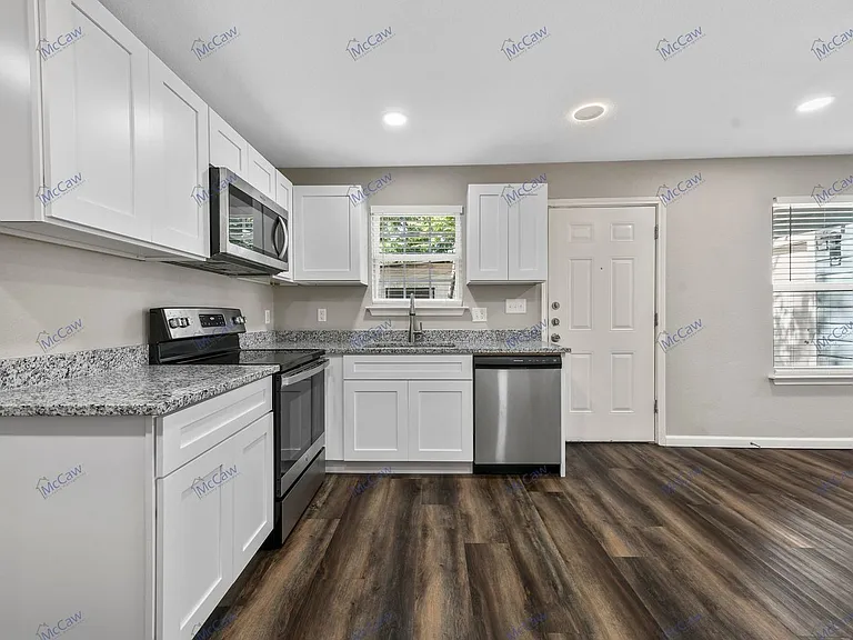 417 High School Ln — Photo 8