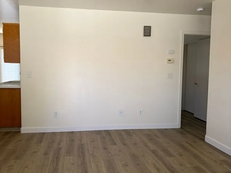 631 Greenwood Meadow Ln — Photo 5