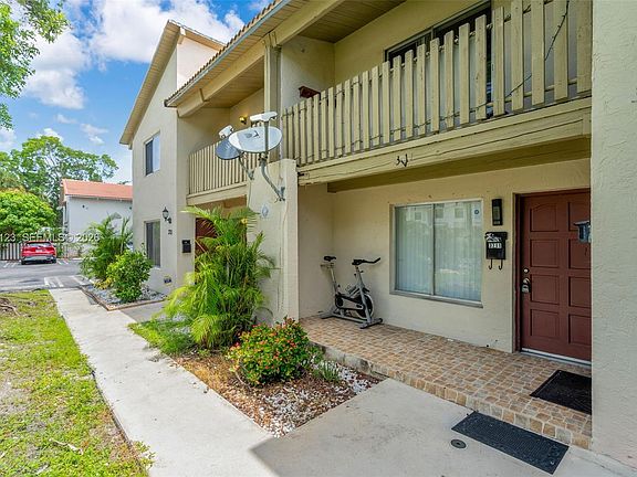 2nd image of 3711 Riverside Dr