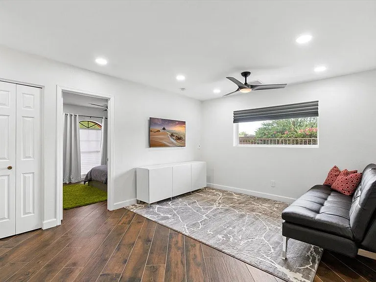 10628 E Cinnabar Ave — Photo 16