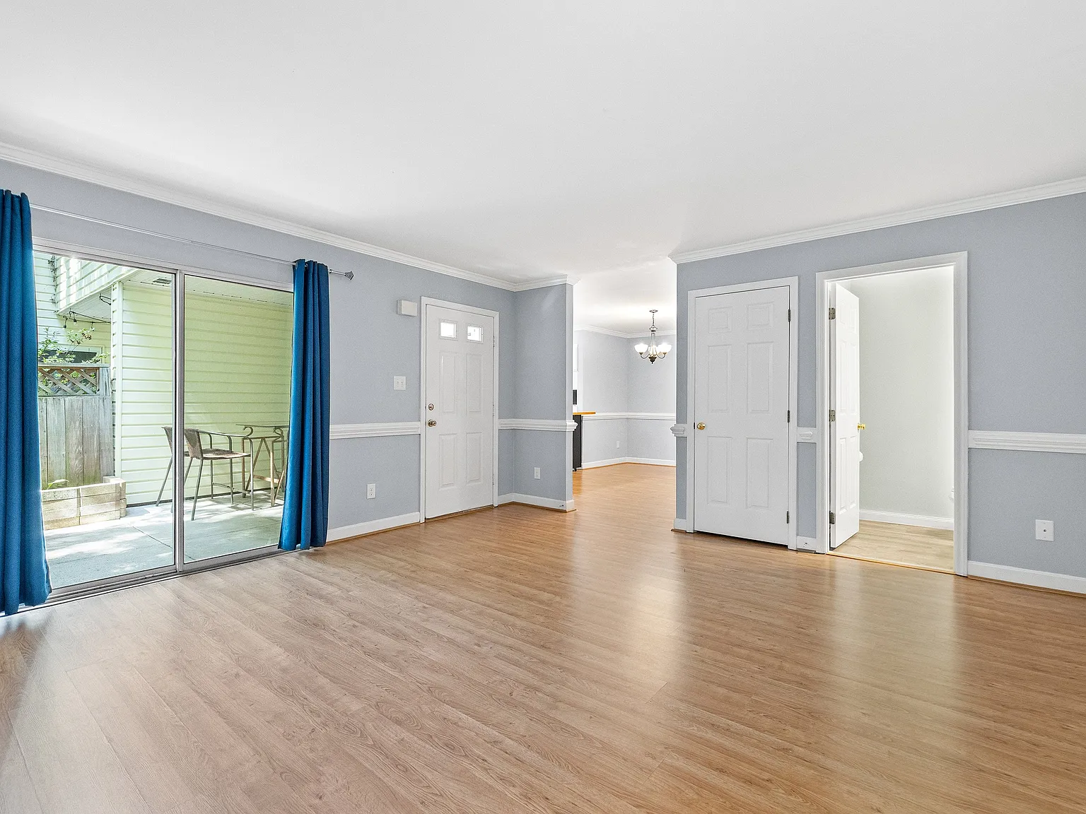 483 Summerwalk Cir — Photo 4
