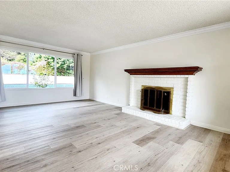 6327 Sattes Dr — Photo 3