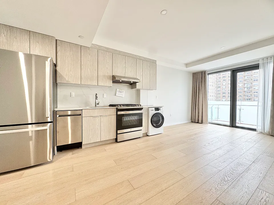 136-80 41st Ave #8C
