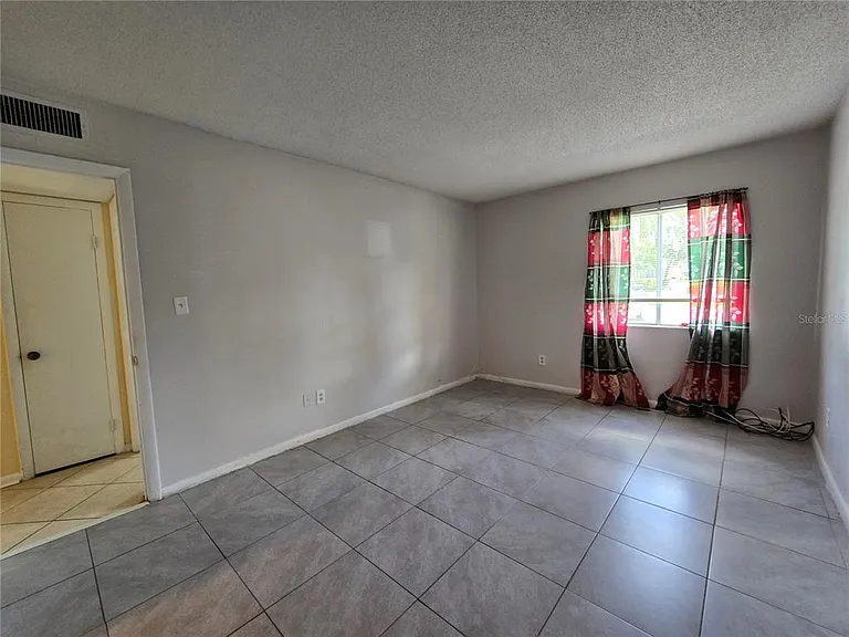 561 Fairways Cir #A — Photo 9