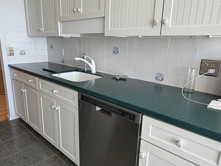 1 Commodore Ct #201 — Photo 21