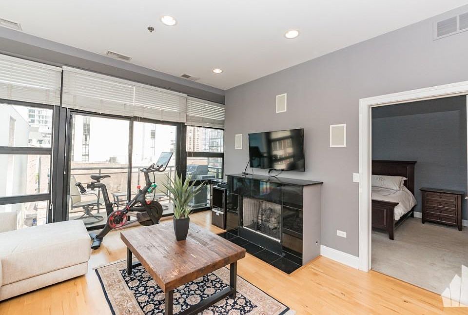 1st image of 101 W Superior St #501A