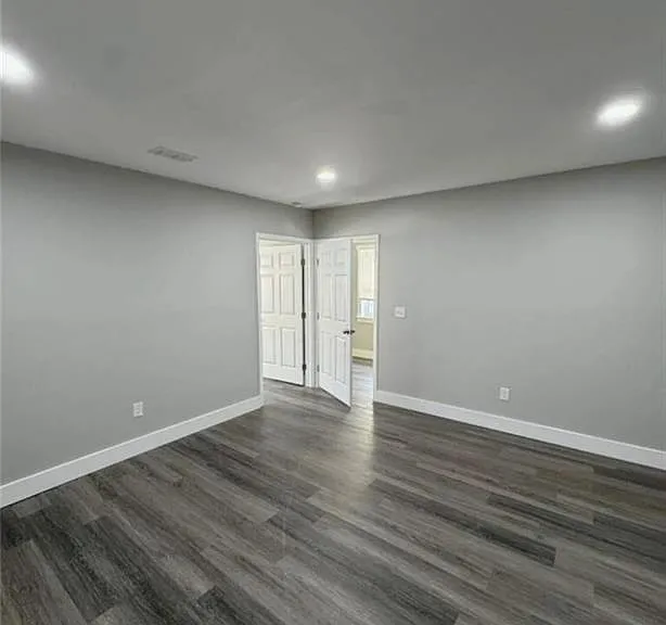 555 Paines Ave NW — Photo 2