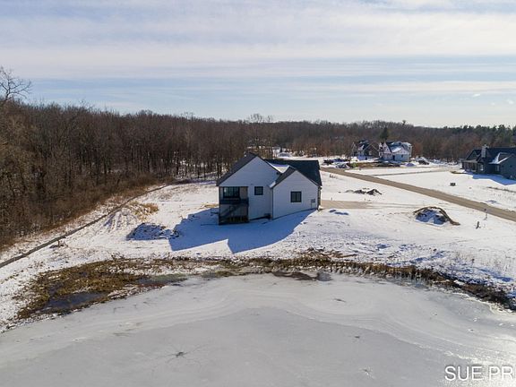 4th image of 8218 Redfield Ct #17