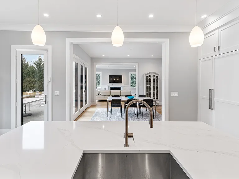 240 Head Of Pond Rd — Photo 9