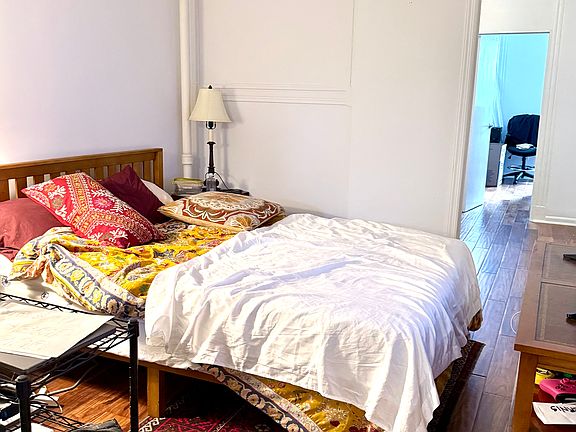 4th image of 731 Washington Ave #1