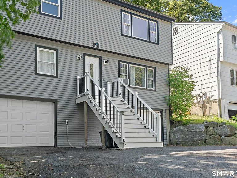 22 Irving Pl — Photo 20