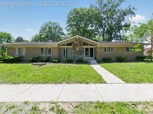 28013 Roan Dr, Warren, MI 48093