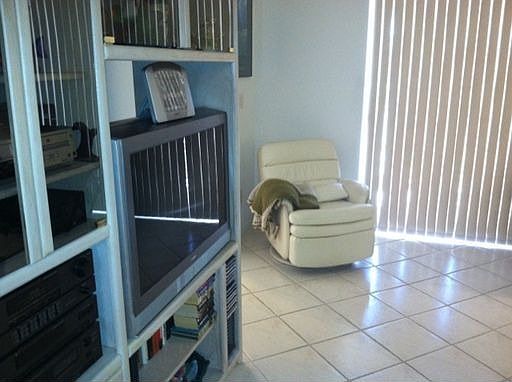 4th image of 3964 Bishopwood Ct E Unit 101