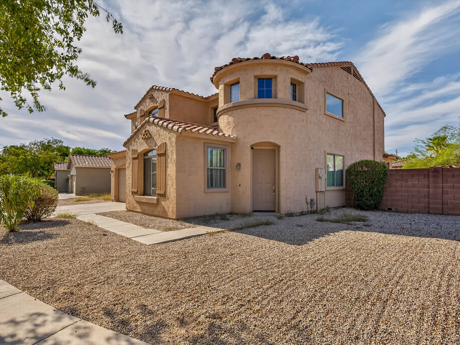 Spacious 4-Bedroom Home in a Gated Community with Huge Backyard! — Photo 2