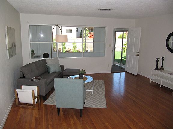 3rd image of 516 Catalina Blvd