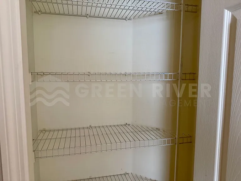 204 Augusta Cir — Photo 7