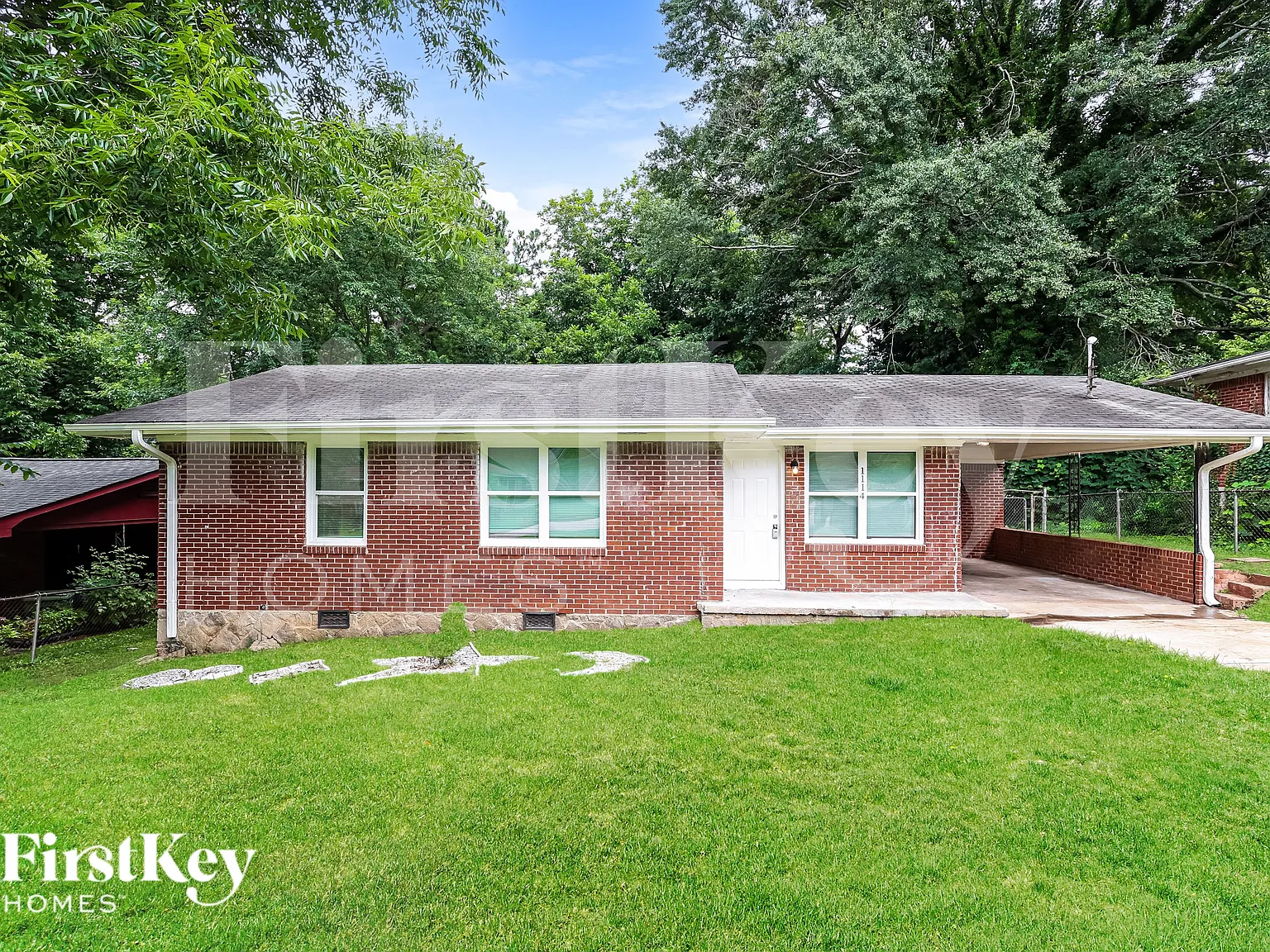 3 bed, 1.0 bath, 1294 sqft, $2,100 — Photo 1