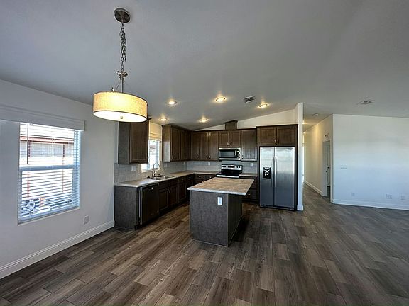 4th image of 2501 W Wickenburg Way Space 70
